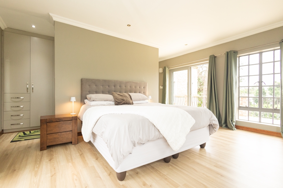 5 Bedroom Property for Sale in Vierlanden Western Cape